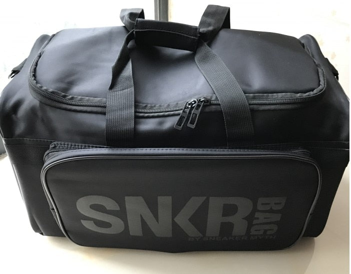 Stijlvolle waterbestendige unisex reistas, perfect voor sneakers, gear en korte reizen.