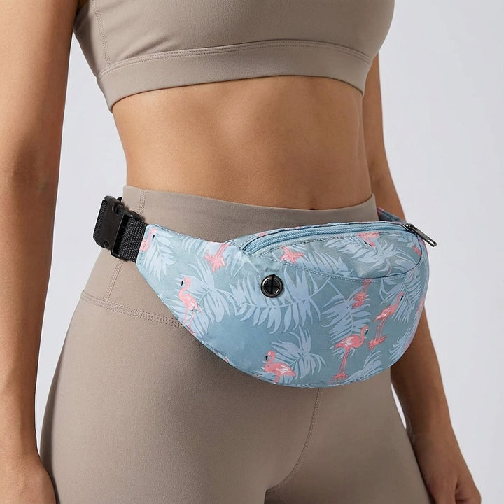 Stijlvolle waterdichte polyester heuptas voor dames & heren, perfect voor outdoor activiteiten en festivals.