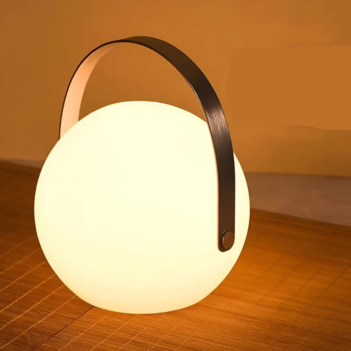 Waterdichte draadloze LED tafellamp Lumora voor binnen & buiten, met sfeerverlichting.