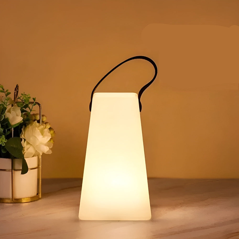 Draagbare, oplaadbare Lumora LED tafellamp, draadloos voor binnen- & buitenverlichting.