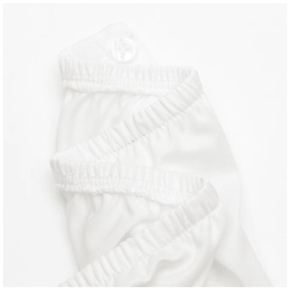 Dames dirndl blouse in het wit, klassiek model met korte pofmouwtjes, perfect voor traditionele Duitse feesten en een elegant uiterlijk.