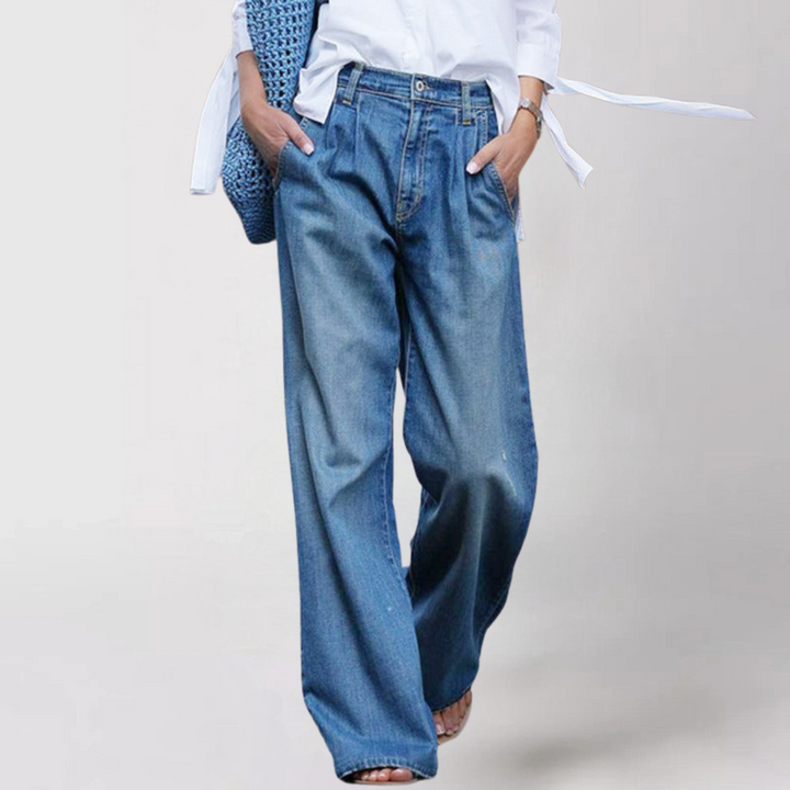 Moderne damesjeans met wijde pasvorm, geschikt voor diverse gelegenheden.
