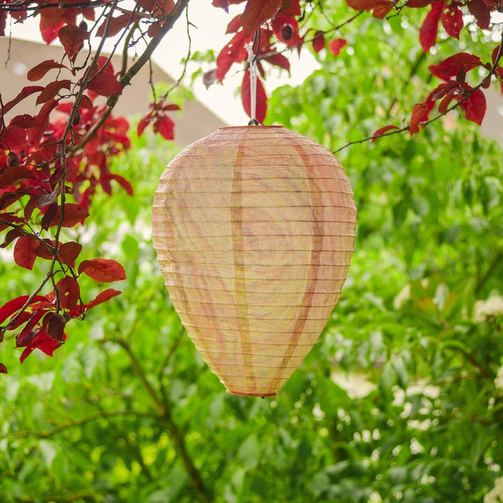 Wespennest Afweerlamp met hangend beschermingsnet voor insectenwering in de tuin, moderne lichtbron, milieuvriendelijk