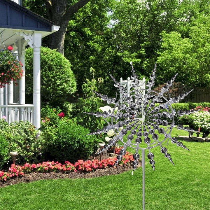 Metalen windmolen, dubbele beweging, esthetische tuindecoratie, robuust, voor sfeervolle tuinaccenten.