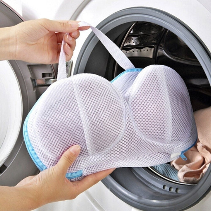Doorzichtige waszak voor beha's en delicate kleding. Voorkomt schade aan lingerie in de wasmachine.