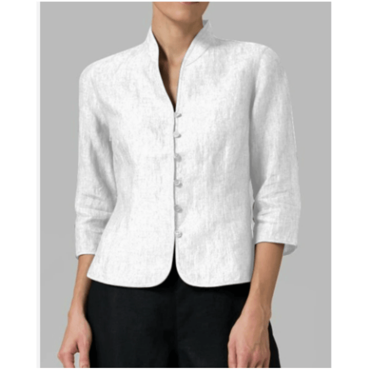 Casual witte damesblouse met 3/4 mouw, knoopsluiting en mandarijnkraag, comfortabel en modieus.