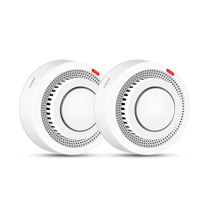 Witte Slimme WiFi rookmelder brandalarm van SafeSense voor betrouwbare huisveiligheid en rookdetectie.