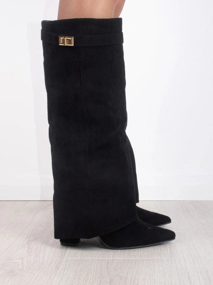 Bruine leren hoge dameslaarzen, robuust en stijlvol. Deze comfortabele laarzen zijn perfect voor elke dag.