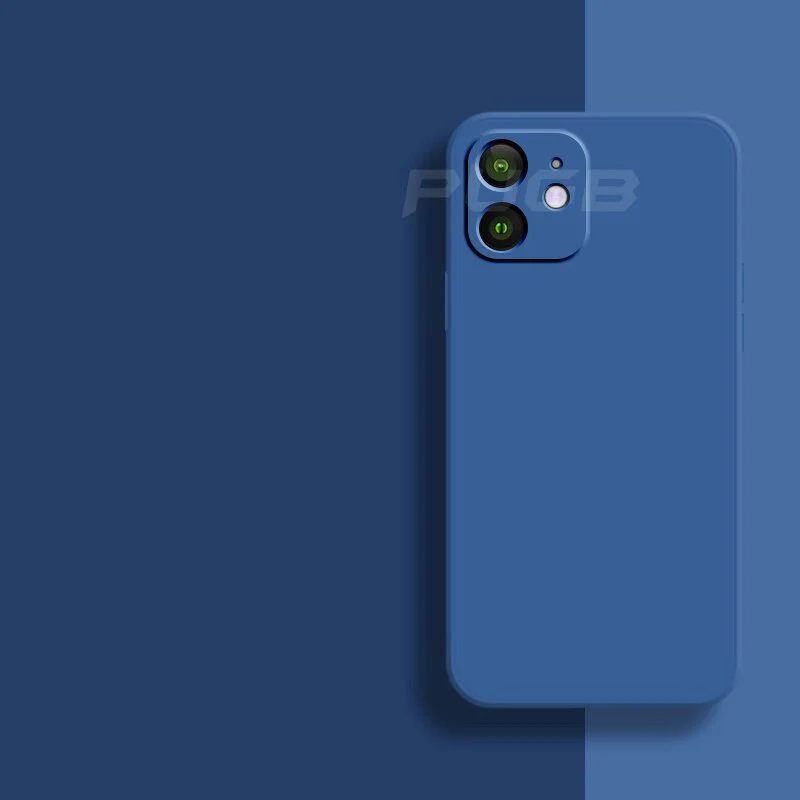 Nauwsluitend siliconen hoesje voor iPhone 13, met precieze uitsparingen voor poorten en camera.
