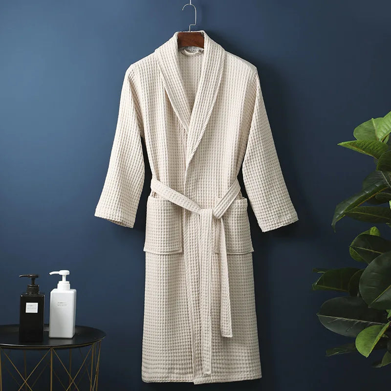 Zachte katoenen unisex badjas Robin. Perfect voor comfort, ontspanning thuis of in de wellness.
