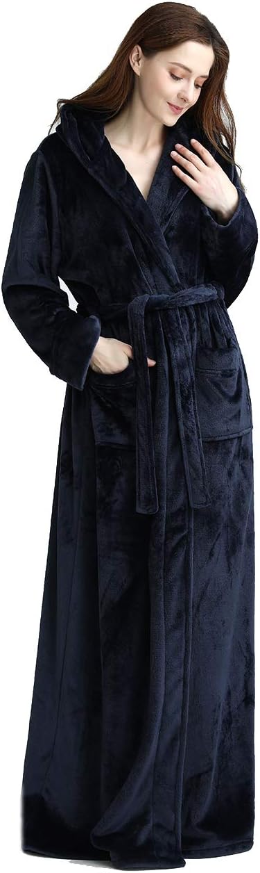 Behaaglijke uniseks badjas van fleece met capuchon, comfortabele ochtendjas voor iedereen.