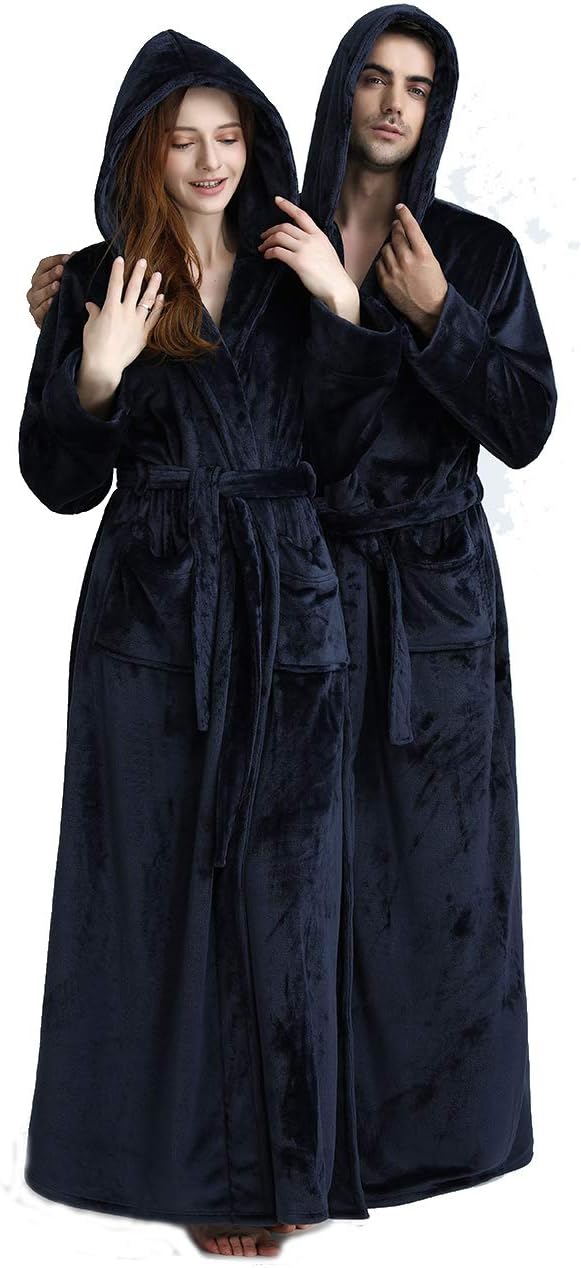 Pluizige uniseks fleece badjas met capuchon, perfect voor een relaxte avond thuis.