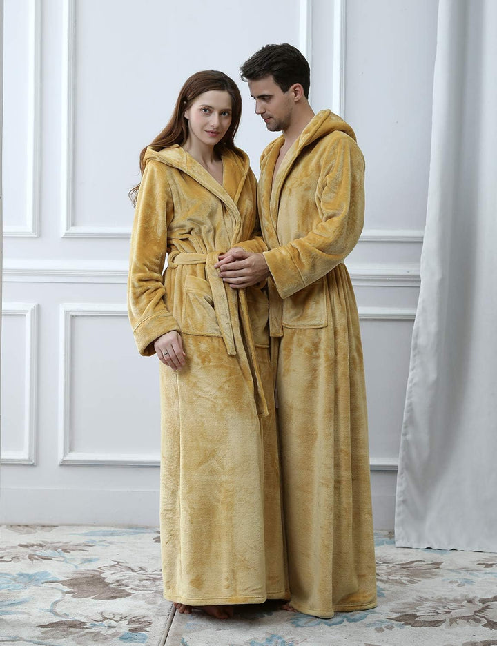 Fleece ochtendjas met capuchon, uniseks en zacht, voor een comfortabele start.
