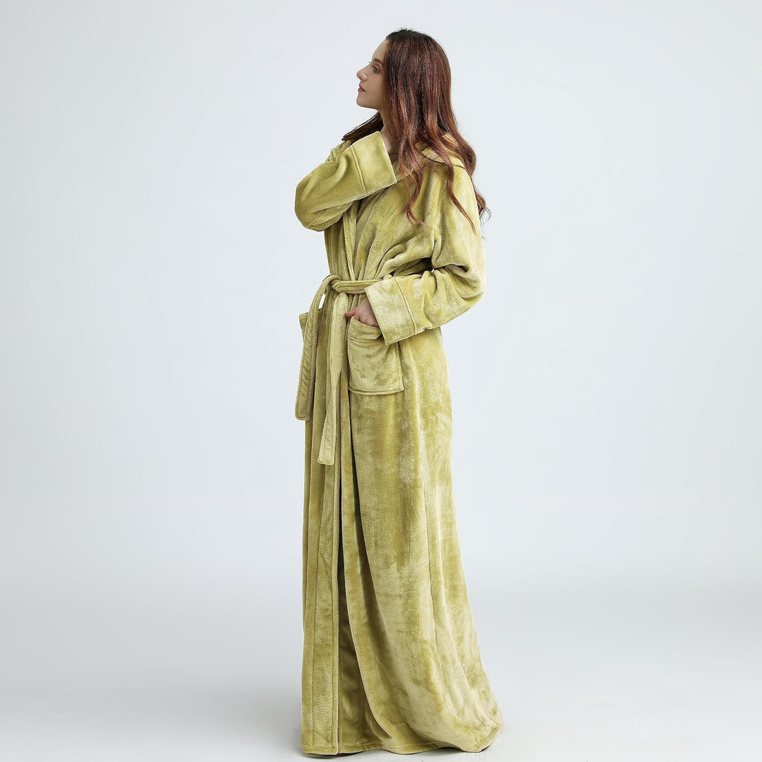 Hoogwaardige uniseks fleece badjas met capuchon, garandeert warmte en comfort.