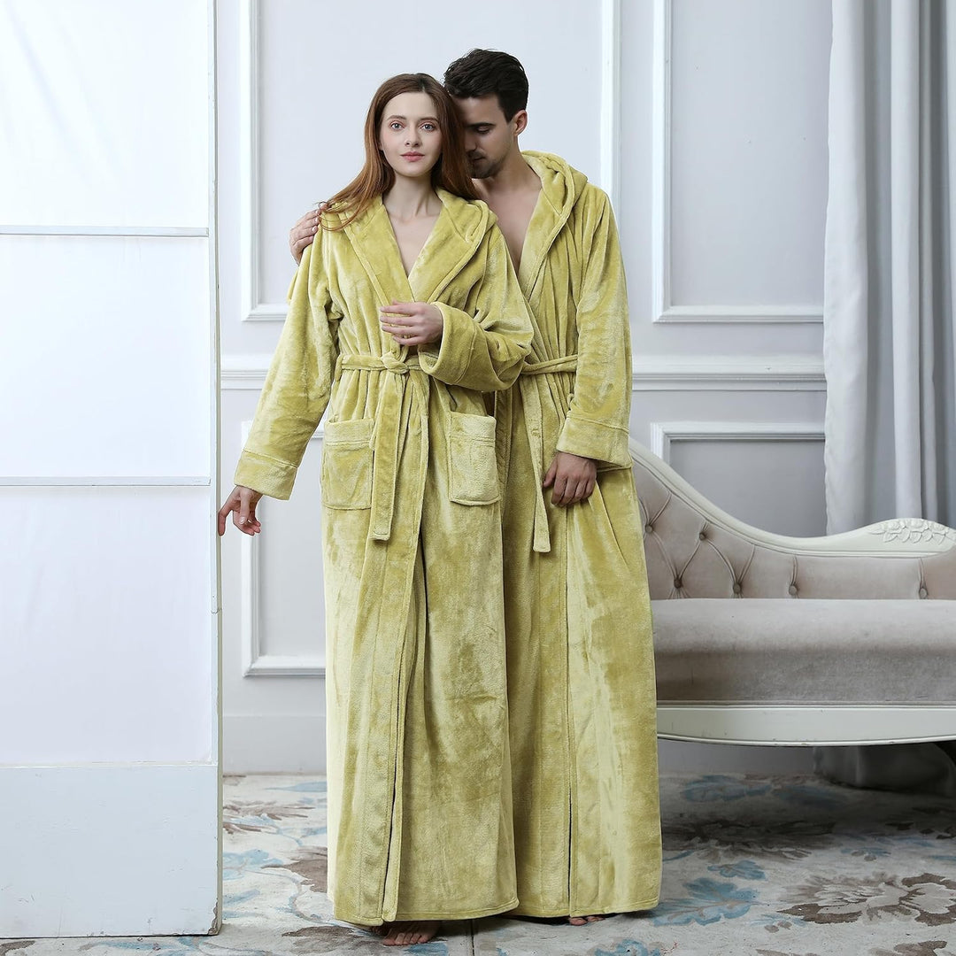 Luxe uniseks ochtendjas van zacht fleece met capuchon, ultiem comfort thuis.