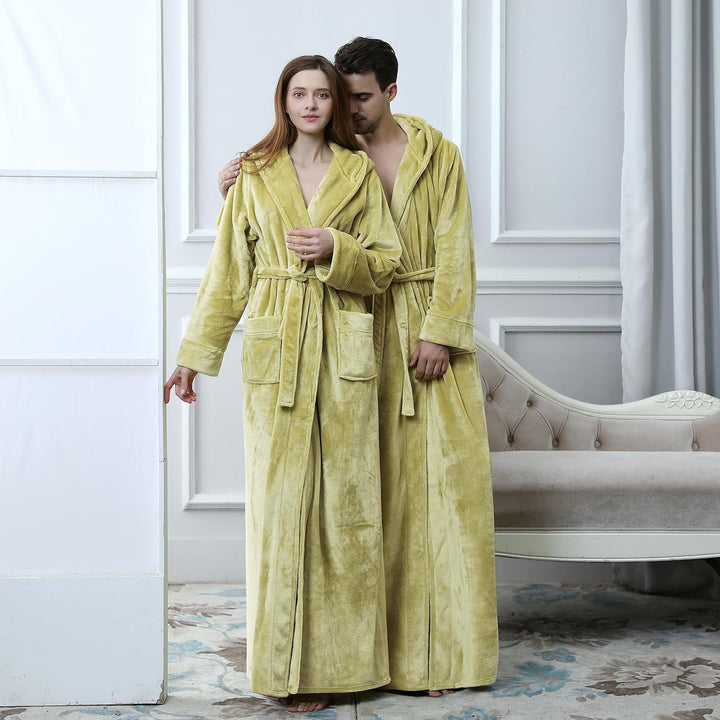 Luxe uniseks ochtendjas van zacht fleece met capuchon, ultiem comfort thuis.