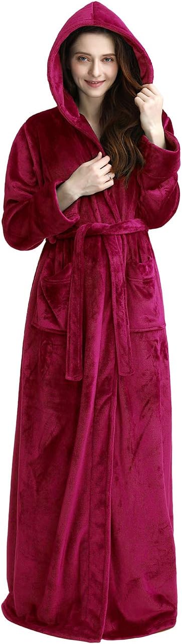 Zachte en comfortabele uniseks fleece badjas met capuchon, ideaal voor relaxte ochtenden.