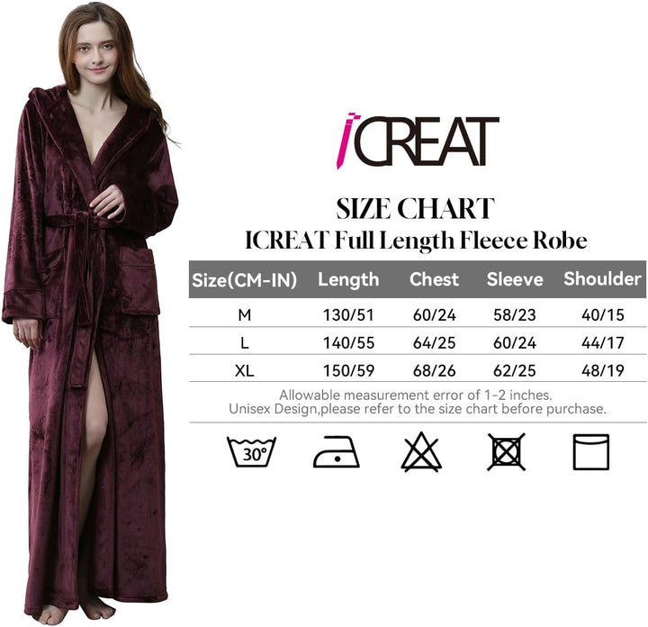 Zachte ochtendjas met capuchon, gemaakt van pluizig fleece, voor comfortabel relaxen.