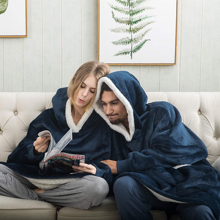 Knusse pluche hoodie deken, ideaal als warme loungewear.