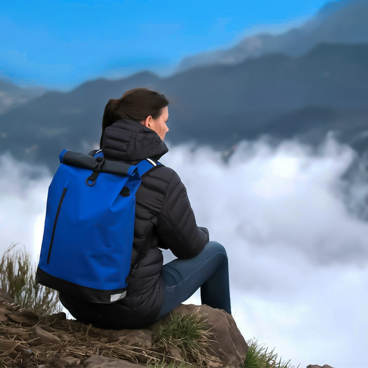Blauwe ruime fietstas MultiBag, waterdicht, perfect voor e-bike bagagedrager en als rugzak.