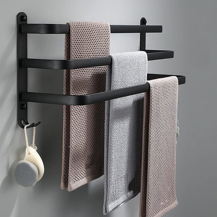 Zwarte aluminium badkamer handdoekhouder met haken, ruimtebesparend design.
