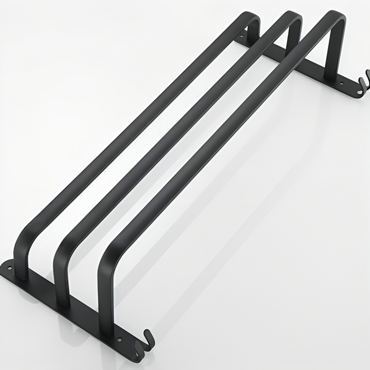 Zwart design handdoekenrek met ophanghaken, perfect voor de moderne badkamer.