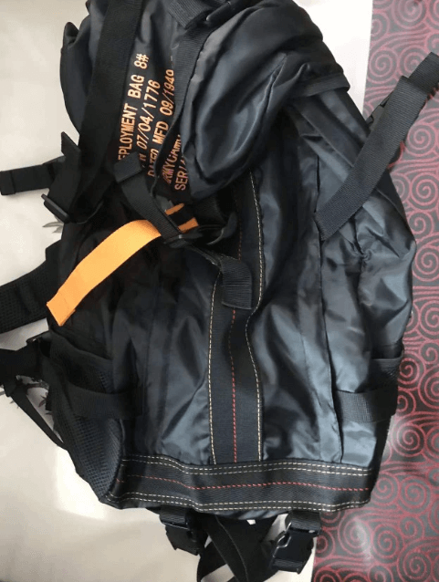 Veelzijdige FieldGear tactische rugzak, waterdicht en robuust, perfect als bagage voor kamperen, reizen en wandelen.