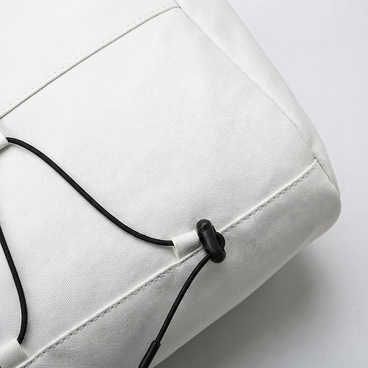 Stijlvolle zwarte reisduffel GearGlide met waterdicht design en geïntegreerd schoenvak, ideaal voor korte trips.