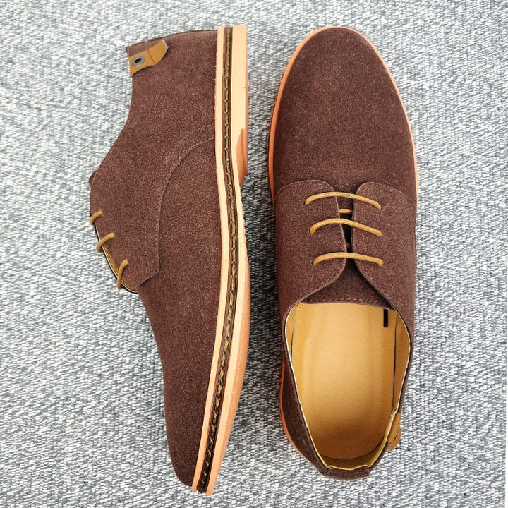 Comfortabele Oxford veterschoenen in donkerblauw, een elegante keuze voor de moderne man.