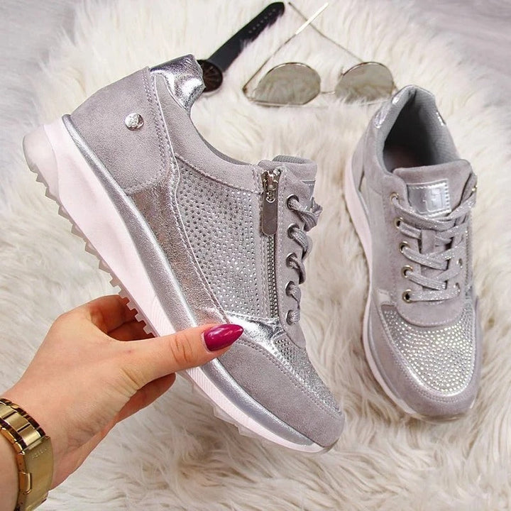 Comfortabele orthopedische dames sneakers met een sportieve look, ideaal voor actieve dagen.