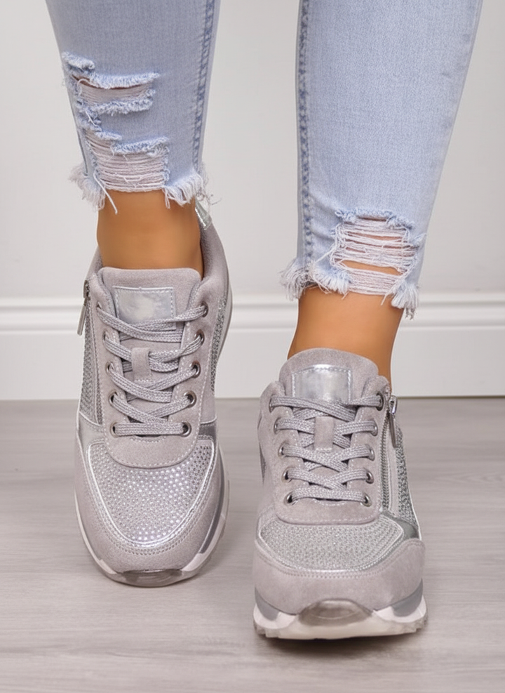 Stijlvolle orthopedische sneakers voor dames, biedt ultiem comfort voor lange wandelingen.