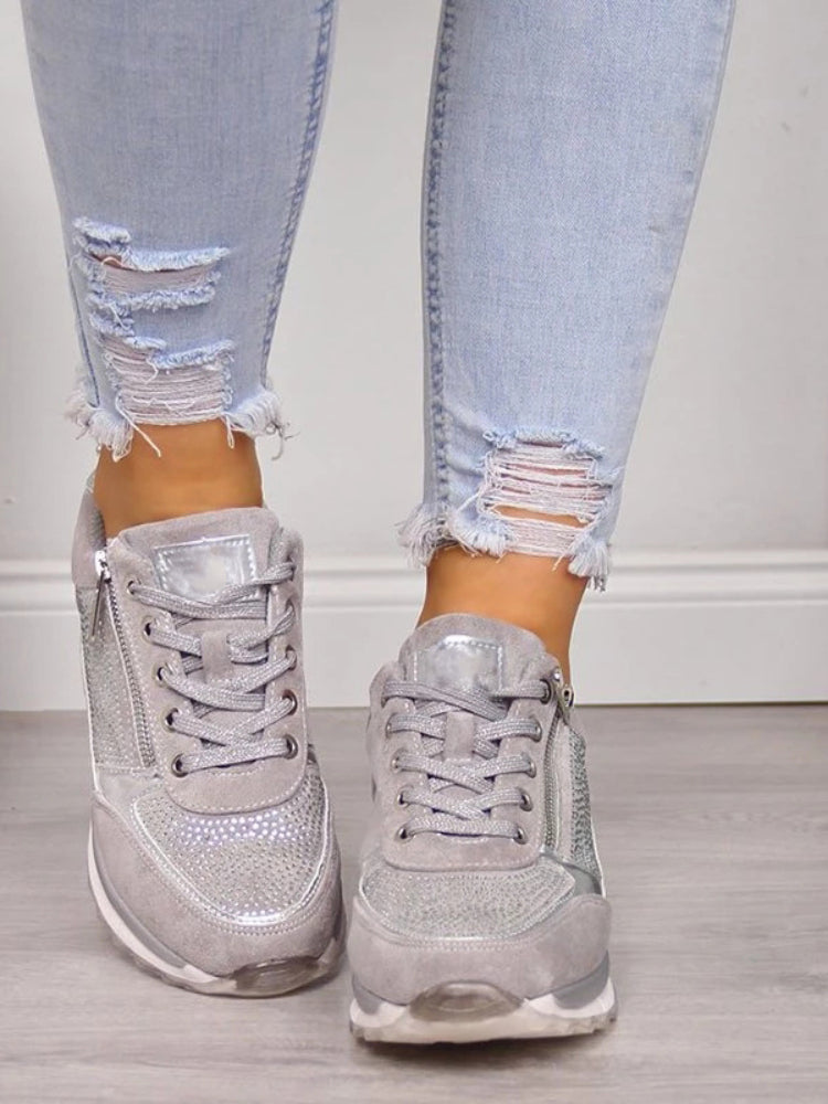 Comfortabele dames sneakers met orthopedische ondersteuning en stevige grip zool.