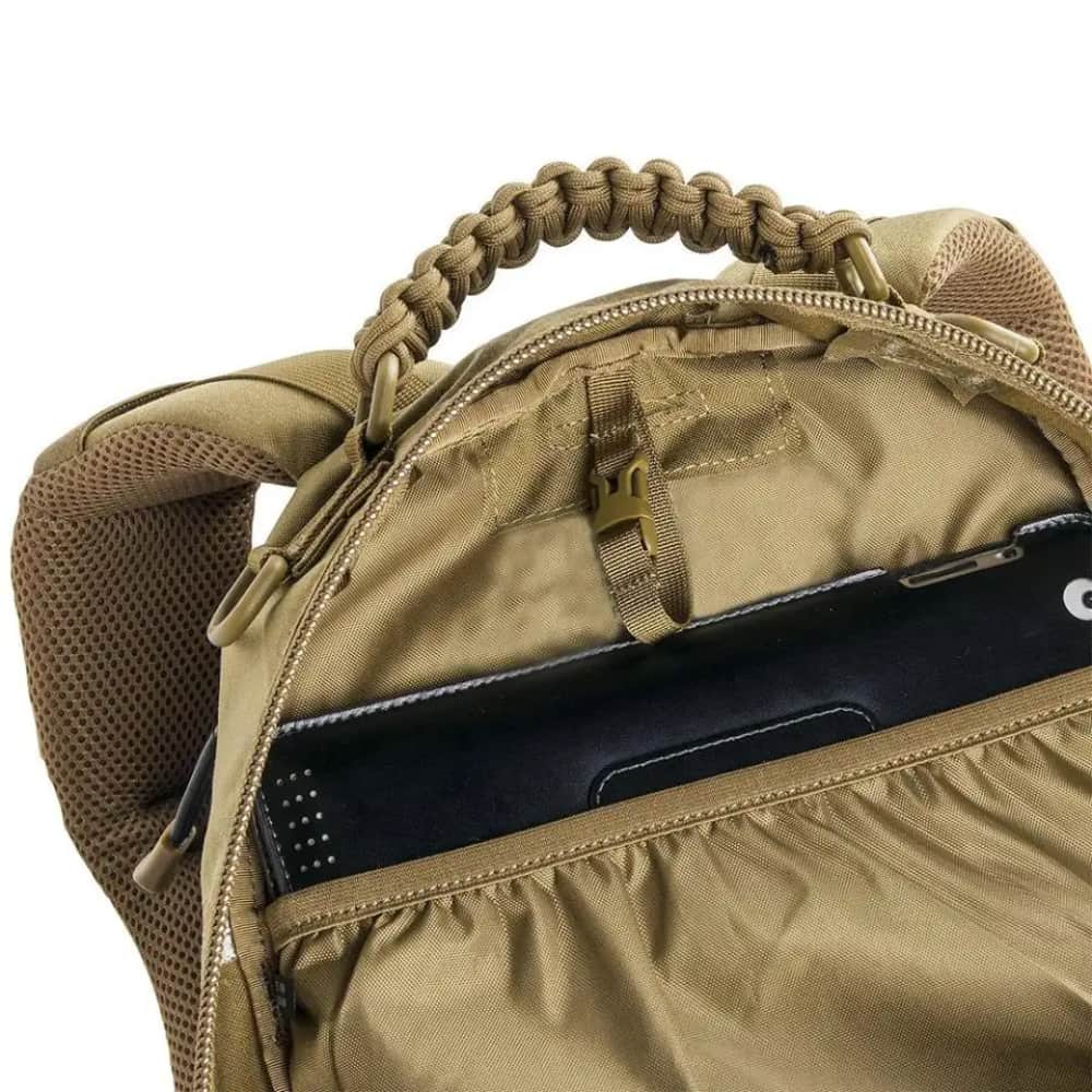 Veelzijdige tactische heren rugzak (Sven), geschikt voor bushcraft, reizen en kampeeravonturen.