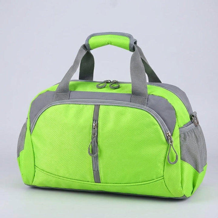 Multifunctionele zwarte reistas, unisex gymtas of weekendtas, compact en ruim voor sport en reizen.