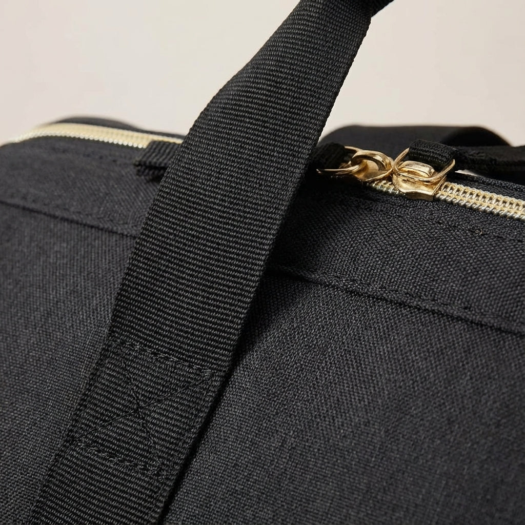 Ruime waterbestendige 33L duffel met organizer. Ideaal voor reizen, sport en als stevige bagage.