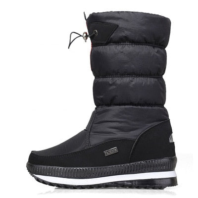 Houd je voeten warm en droog met deze comfortabele waterdichte dames snowboots (ChickBoots) in zwart.