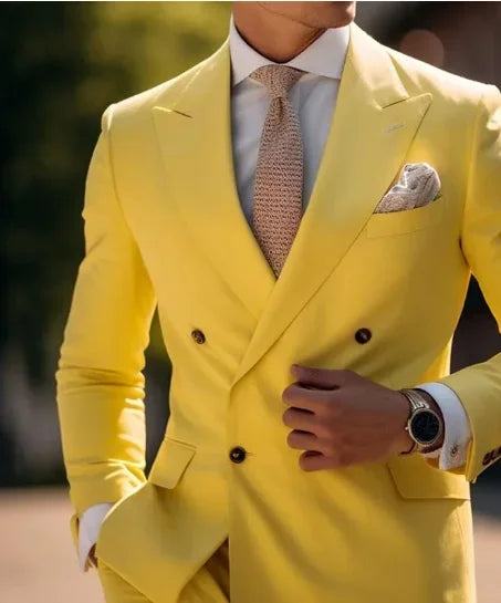 Heren double-breasted pak in créme, ideaal voor een formele outfit.